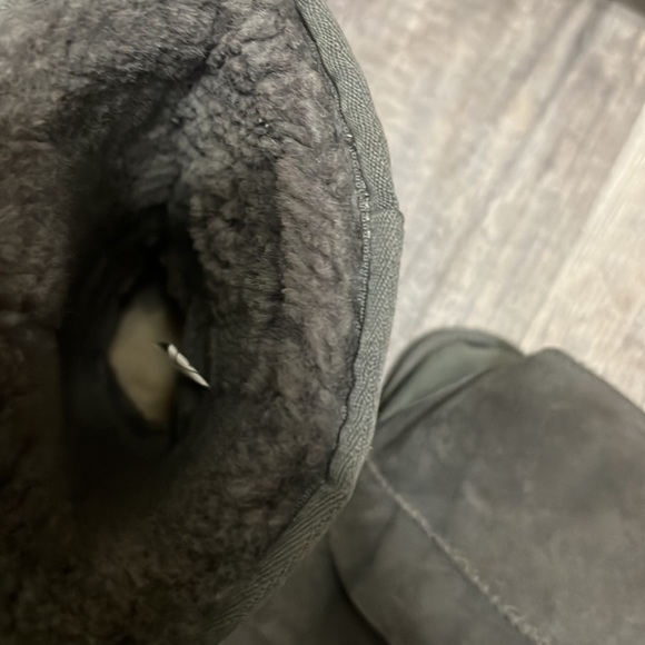 Ugg Gray Classic II Genuine Shearling Lined - Picture 2 of 5